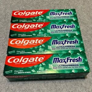4X Colgate Max Fresh-Clean Mint with Breath Strips-Toothpastes